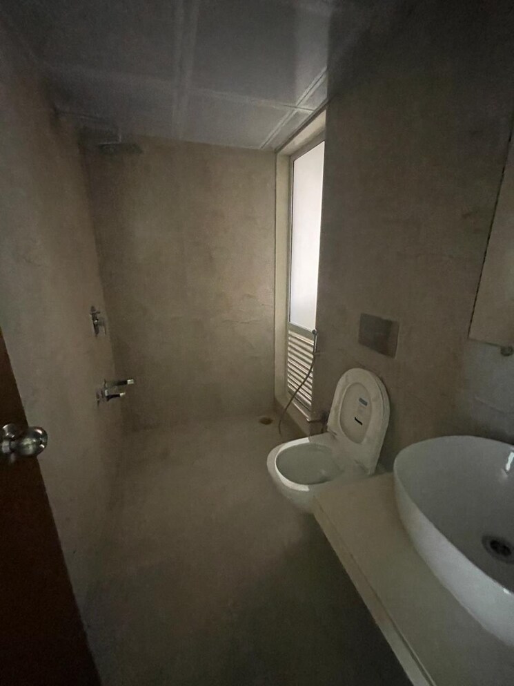 Bathroom, dosti-west-county-phase-2-dosti-cedar 2 Bedroom 744 Sq.Ft. Apartment In Balkum Pada Thane 8085731