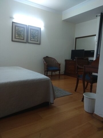 6 BHK Independent House For Sale in New Friends Colony