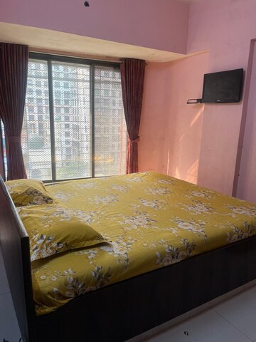 Bedroom in 3 BHK Apartment at Newtech Shastri Nagar, Goregaon West – for Rent