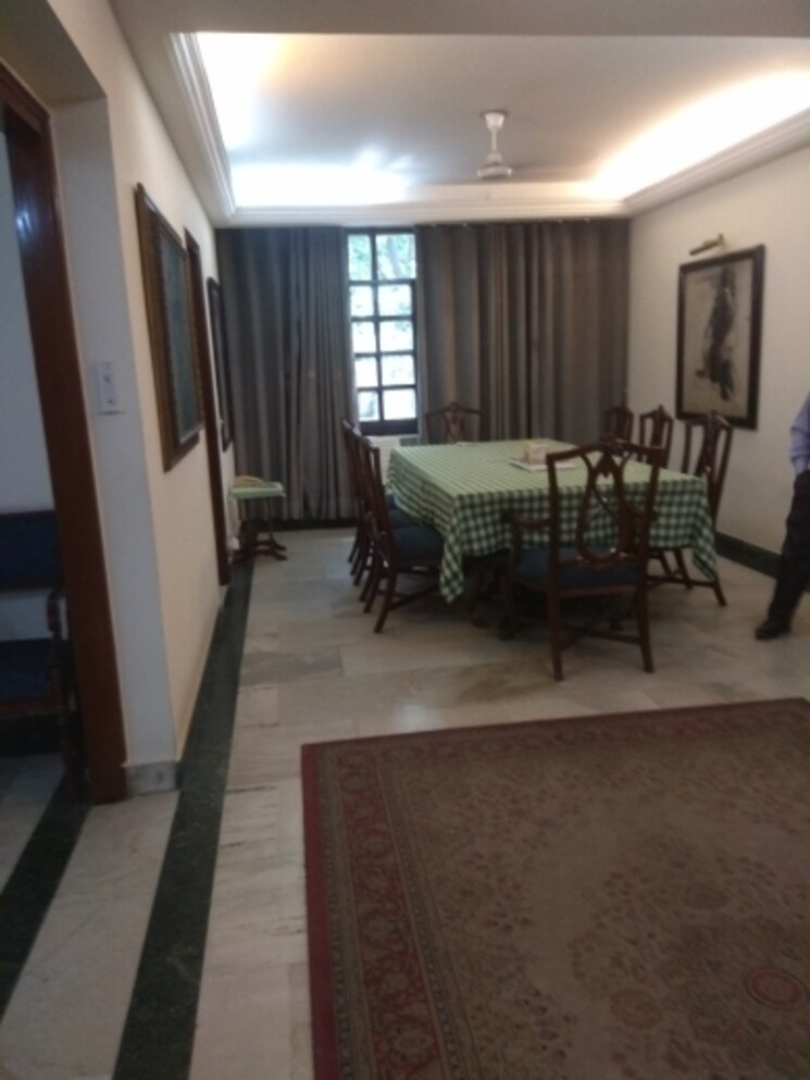 Living Room, new friends colony 6 Bedroom 500 Sq.Yd. Independent House In New Friends Colony Delhi 8085750