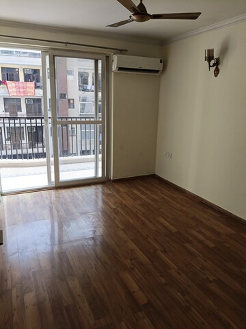 Room in 3 BHK Apartment at Dhakoli Village – for Rent