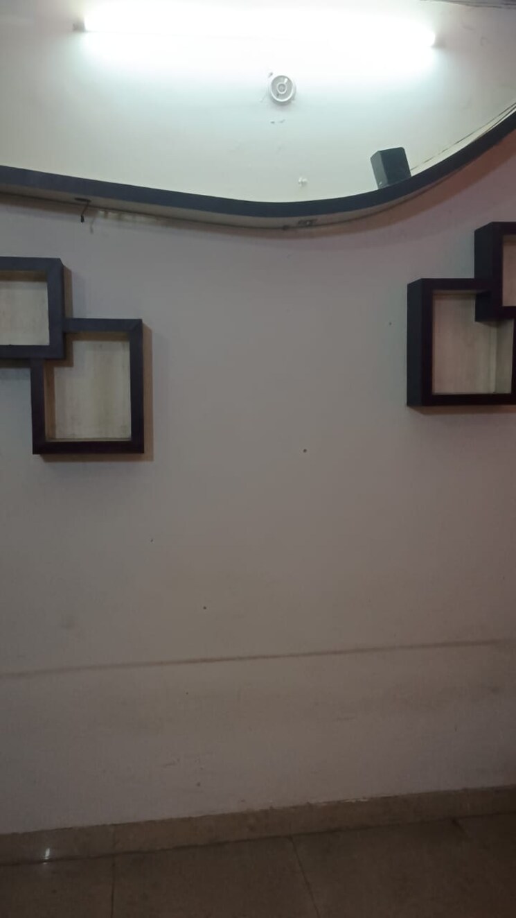 Other, shanti nagar 3 Bedroom 112 Sq.Yd. Builder Floor In Shanti Nagar Ghaziabad 8085891