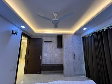 Living Room in 4 BHK Builder Floor at Sector 52 – for Rent