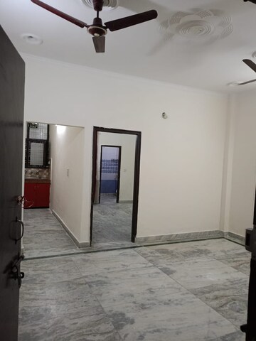 Room in 3 BHK Builder Floor at Unitech South City II, Sector 50 – for Rent