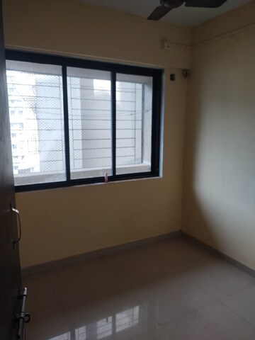 Room in 1 BHK Apartment at Kurla West – for Rent