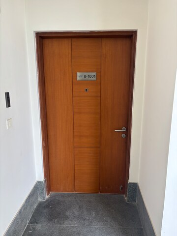  5 BHK Apartment at Pioneer Park Presidia, Sector 62 – for Rent