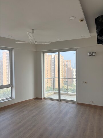 Bedroom in 5 BHK Apartment at Pioneer Park Presidia, Sector 62 – for Rent