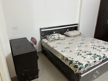 Bedroom in 3.5 BHK Apartment at Aims Golf City, Sector 75 – for Rent