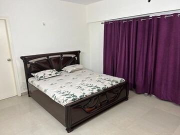 Bedroom in 3.5 BHK Apartment at Aims Golf City, Sector 75 – for Rent