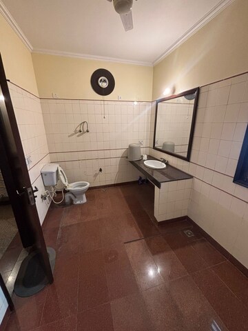 Team Area in 4 BHK Independent House at Palam Vihar – for Rent
