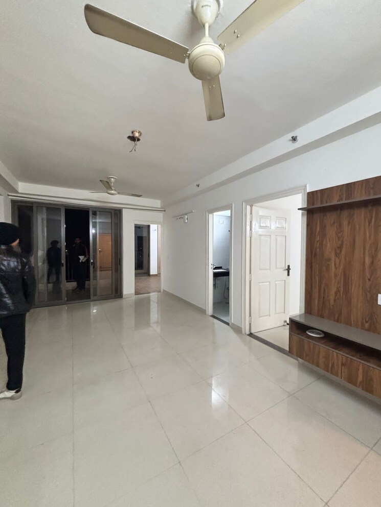 Living Room, rishita-manhattan 2 Bedroom 905 Sq.Ft. Apartment In Gomti Nagar Lucknow 8086040