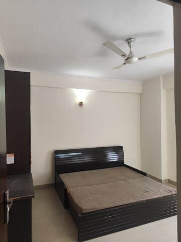 Furnished Amenities in 3 BHK Apartment at Futec Gateway, Sector 75 – for Rent