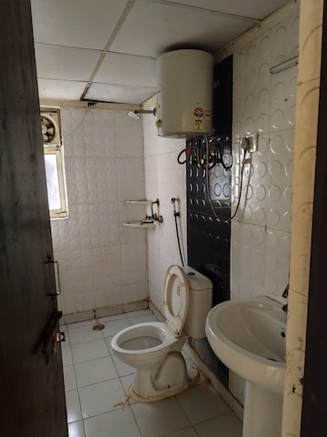 Bathroom in 3 BHK Apartment at Gardenia Gateway, Sector 75 – for Rent