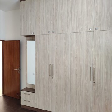 Room in 3.5 BHK Apartment at Prestige Woodside, Yelahanka – for Rent