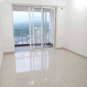 Room in 3 BHK Apartment at JP Decks, Goregaon East – for Rent