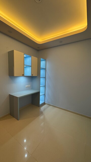 Room in 2.5 BHK Apartment at L&T Raintree Boulevard, Hebbal – for Rent