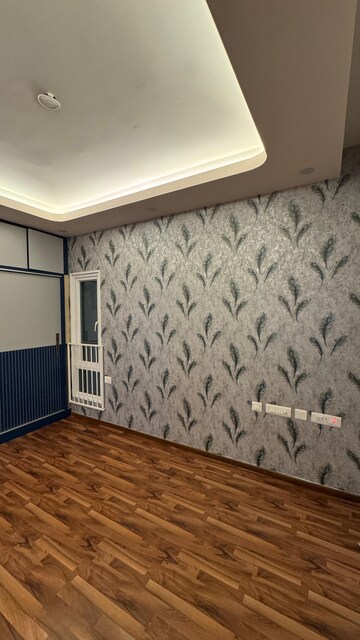 Room in 2.5 BHK Apartment at L&T Raintree Boulevard, Hebbal – for Rent