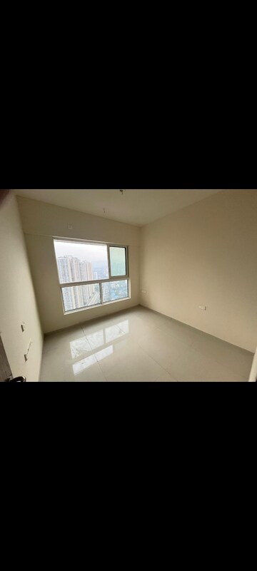 Room in 2 BHK Apartment at The Wadhwa Atmosphere, Mulund West – for Sale