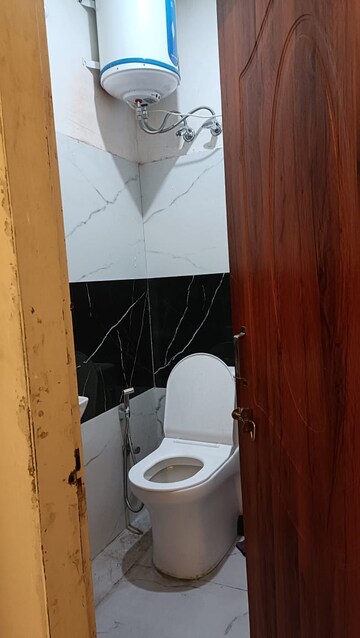 Bathroom in 4 BHK Villa at Aman Vihar – for Rent