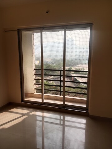 Room in 1 BHK Apartment at Raunak Delight, Owale – for Rent