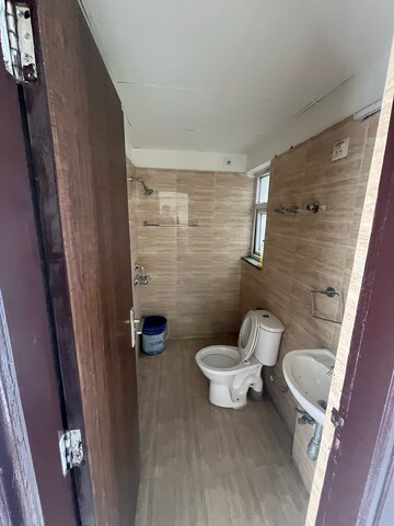 Bathroom in 3 BHK Builder Floor at BPTP Parkland Pride, Sector 77 – for Sale