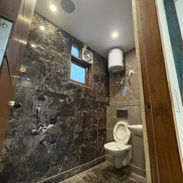 Furnished Amenities in 2 BHK Apartment at Malviya Nagar – for Rent