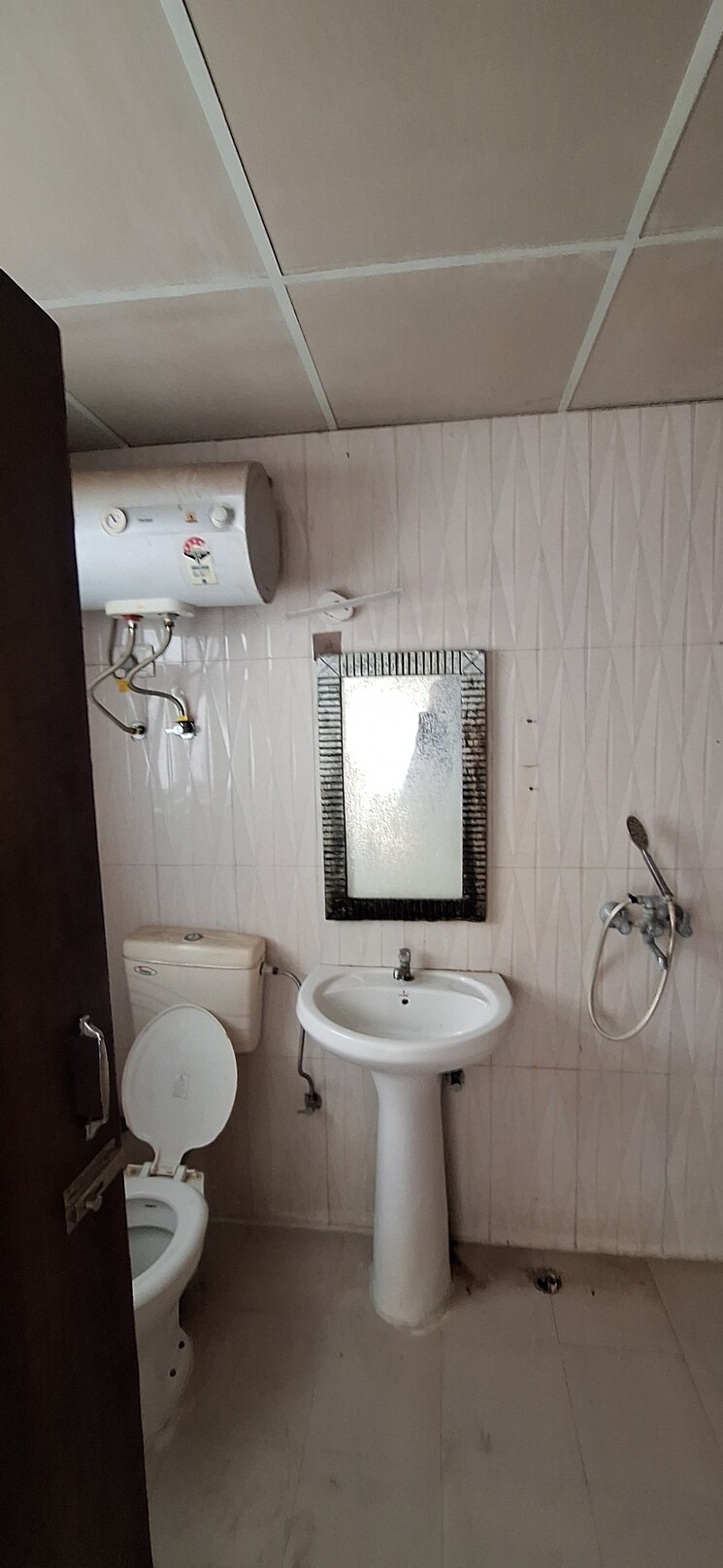 Bathroom, pivotal-devaan 2 Bedroom 582 Sq.Ft. Apartment In Sector 84 Gurgaon 8086444
