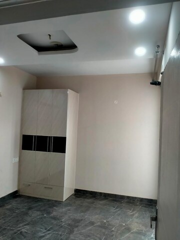 Room in 3 BHK Apartment at Essentia Homes, Vip Road – for Rent
