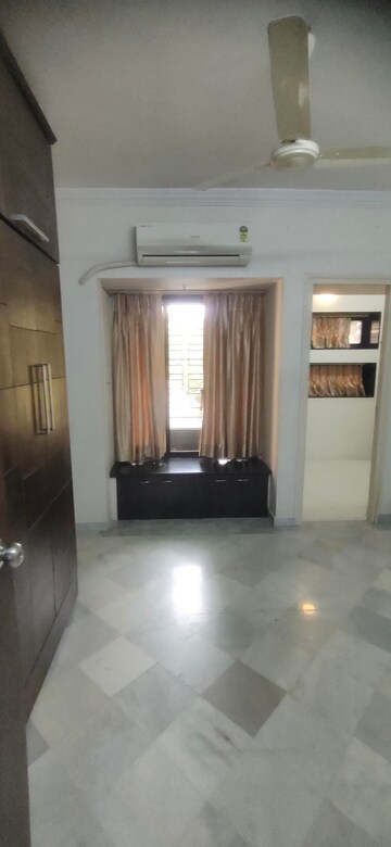 Living Room in 1.5 BHK Apartment at Kalpataru Sidhachal Phase IV, Kapur Bawdi – for Rent