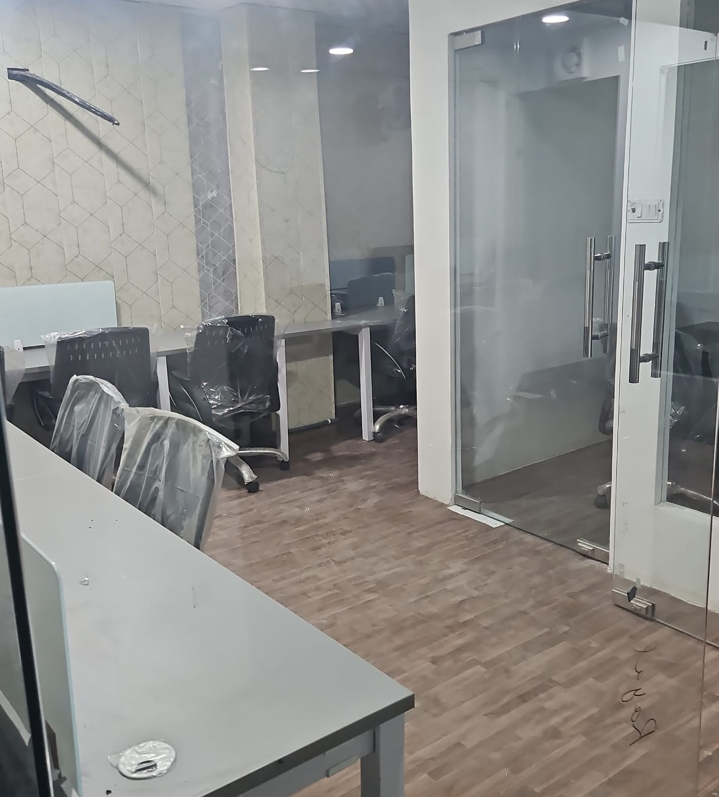 3 BHK + Servant Room 2625 Sq.Ft. Apartment in Mahagun Manorial