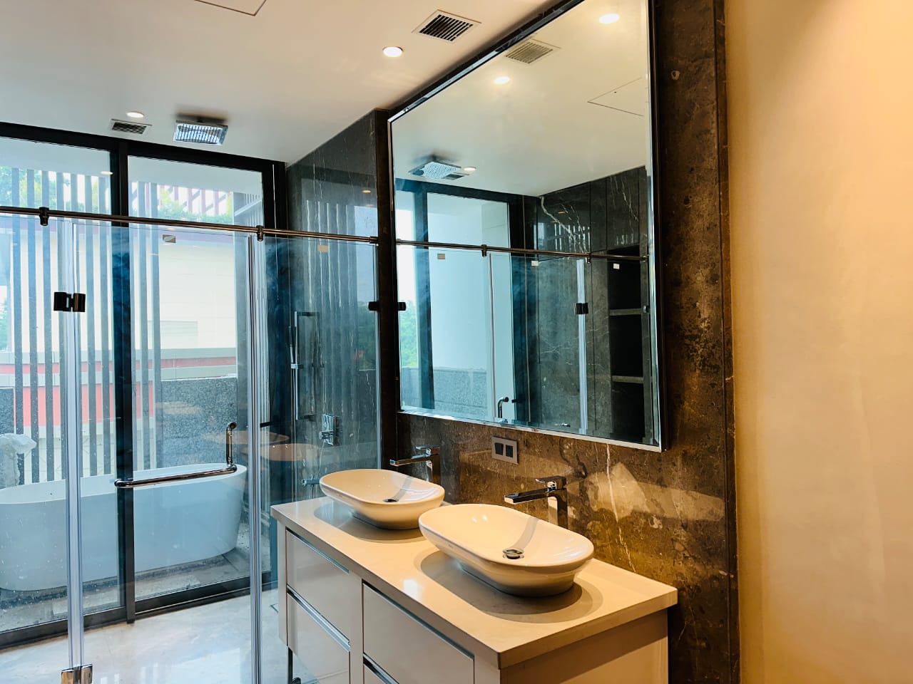 4 BHK + Servant Room 3260 Sq.Ft. Apartment in Mahagun Manorial