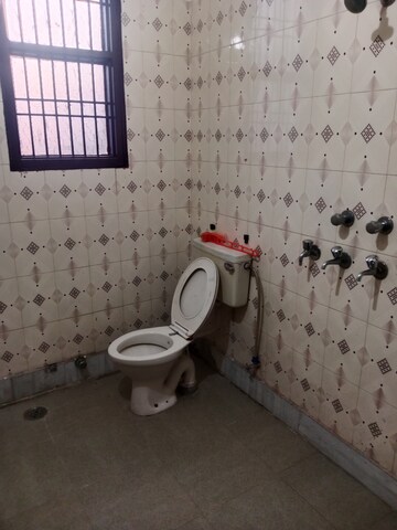 Bathroom in 1 BHK Builder Floor at Sector 18 – for Rent