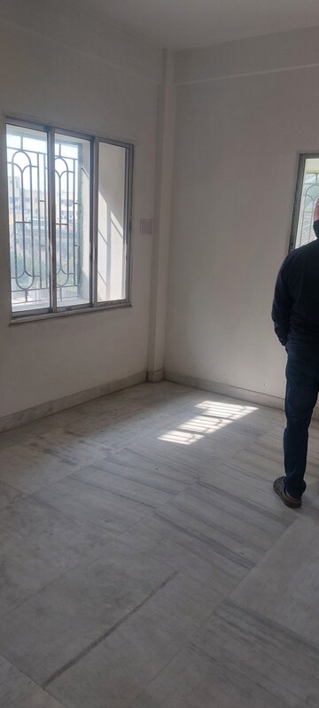 Room in 2 BHK Apartment at Behala Chowrasta – for Sale