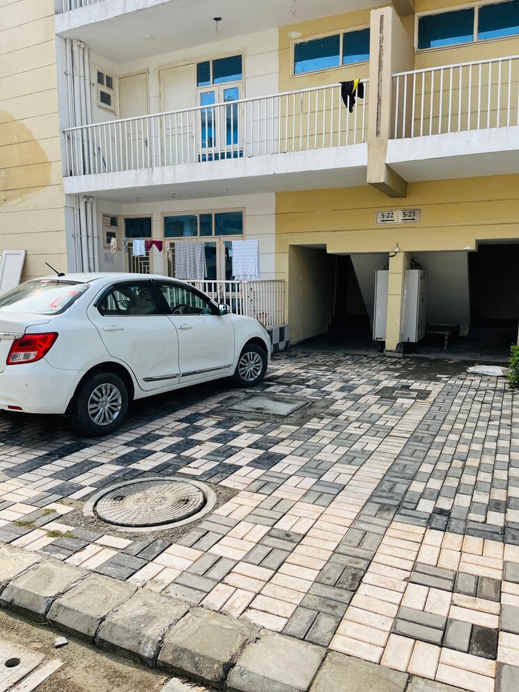  Parking, tdi-the-retreat 3 Bedroom 1800 Sq.Ft. Builder Floor In Sector 89 Faridabad 8086602