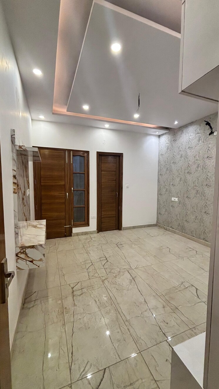 Room, sunny enclave 4 Bedroom 150 Sq.Yd. Independent House In Sunny Enclave Mohali 8086652