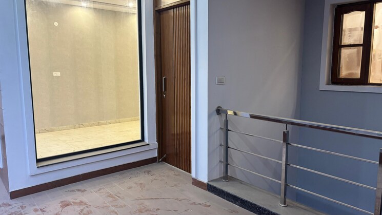 Room, sunny enclave 4 Bedroom 150 Sq.Yd. Independent House In Sunny Enclave Mohali 8086652