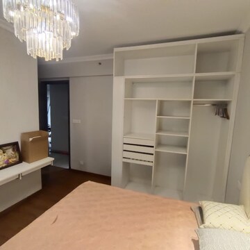 Room in 3 BHK Apartment at Risland The Icon, Dhokali – for Rent