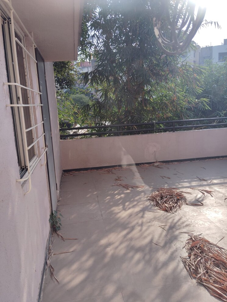 Balcony, high-class-residency 3 Bedroom 2000 Sq.Ft. Villa In Bavdhan Pune 8086698