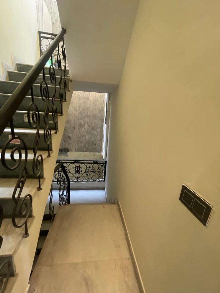 undefined, patparganj 3 Bedroom 1600 Sq.Ft. Apartment In Patparganj Delhi 8086761