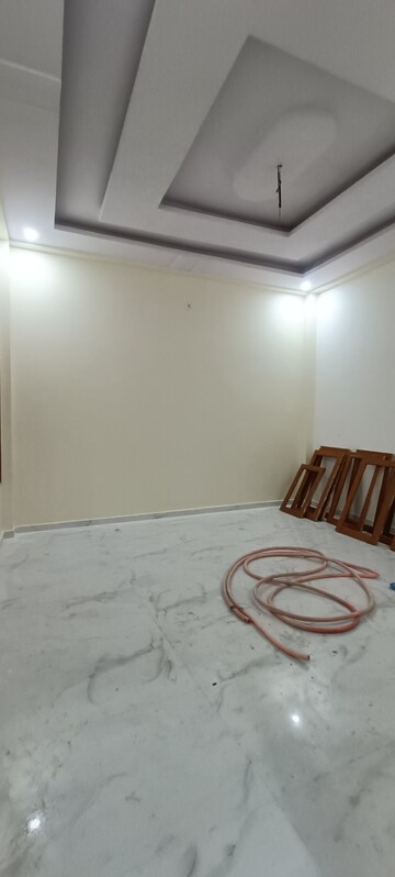 Bedroom in 3 BHK Independent House at Gomti Nagar – for Sale