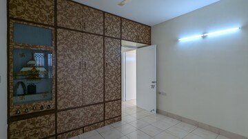 Room in 3 BHK Apartment at Vaswani Golf Vista Tulip, Domlur – for Rent