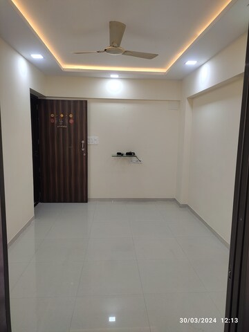 Room in 1 BHK Apartment at Thane West – for Sale