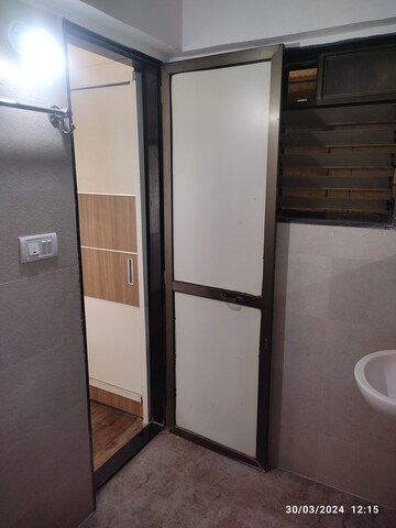 Bathroom in 1 BHK Apartment at Thane West – for Sale