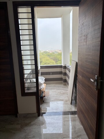 Balcony in 2.5 BHK Builder Floor at Puri Kohinoor, Sector 89 – for Rent