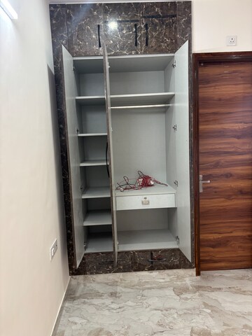 Furnished Amenities in 2.5 BHK Builder Floor at Puri Kohinoor, Sector 89 – for Rent