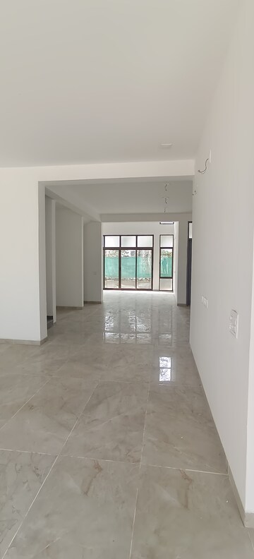 Room in 4 BHK Villa at Applewood Santolina, Shela – for Rent