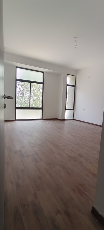 Room in 4 BHK Villa at Applewood Santolina, Shela – for Rent