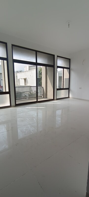 Room in 4 BHK Villa at Applewood Santolina, Shela – for Rent
