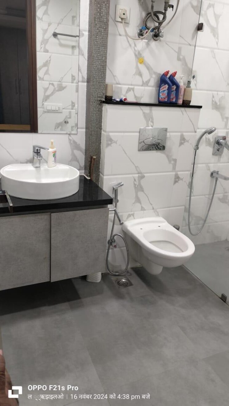 Bathroom, unitech-deerwood-chase 4 Bedroom 360 Sq.Yd. Villa In Nirvana Country Gurgaon 8086897