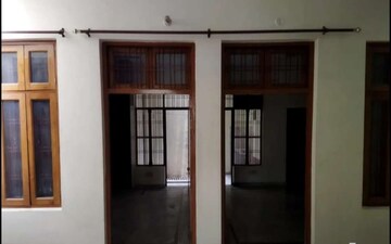 Room in 3 BHK Apartment at Gaur 14th Avenue High Street, Sector 16c Greater Noida – for Sale